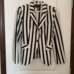AMAZING BLAZER!!! Size medium